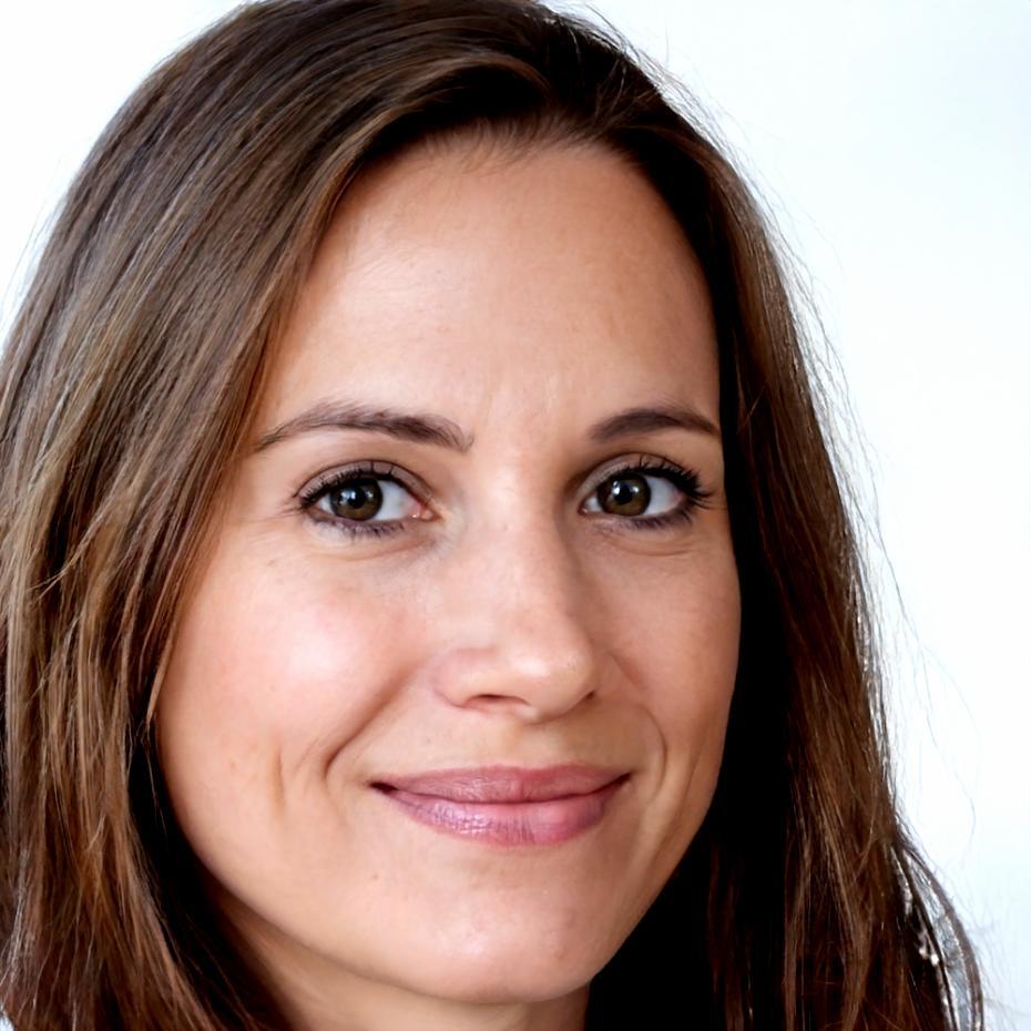 Raluca Păunescu, Co-fondatoare eonfelarios